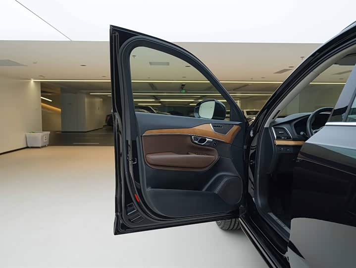 Volvo XC90 2020 T 6 7 — фото 16