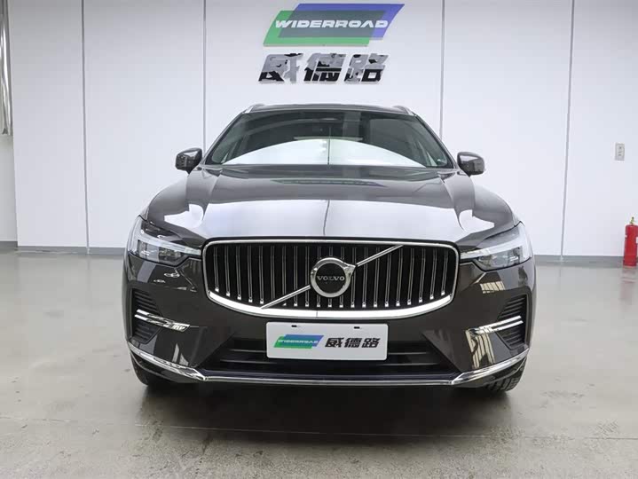 Volvo XC60 2024 B 5 4 WD — фото 2