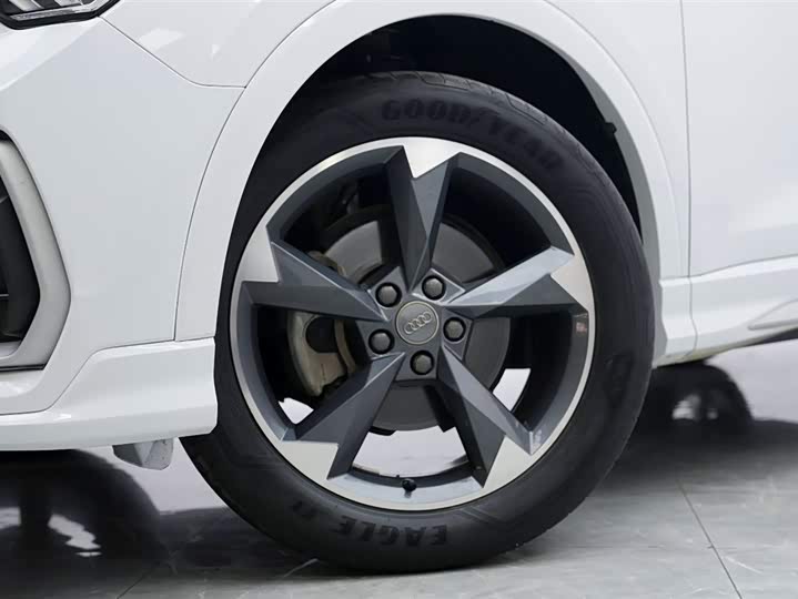 Audi Q3 2020 40 TFSI — фото 3
