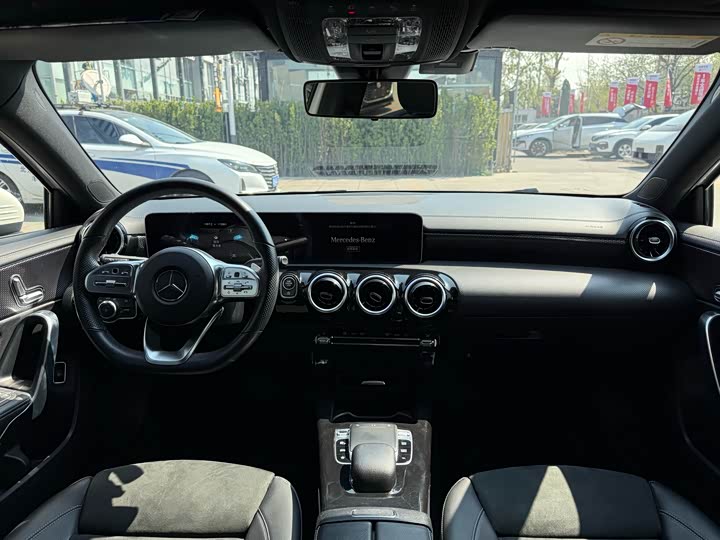 Mercedes-Benz A-Class 2019 A 200 L — фото 14