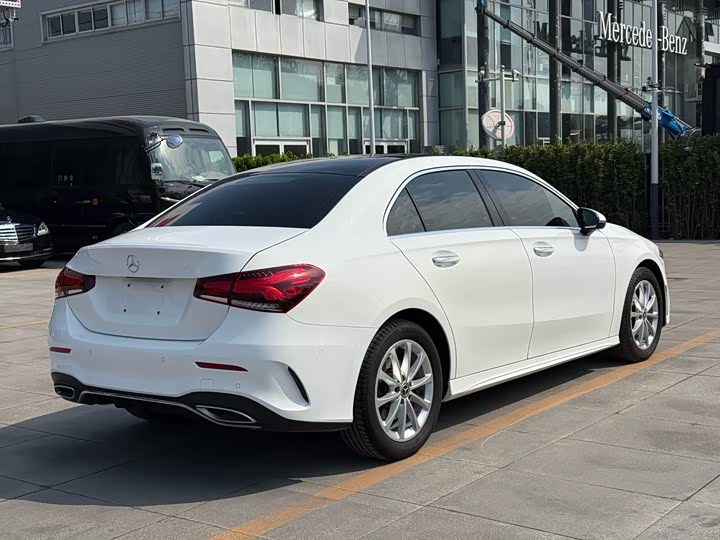 Mercedes-Benz A-Class 2019 A 200 L — фото 5