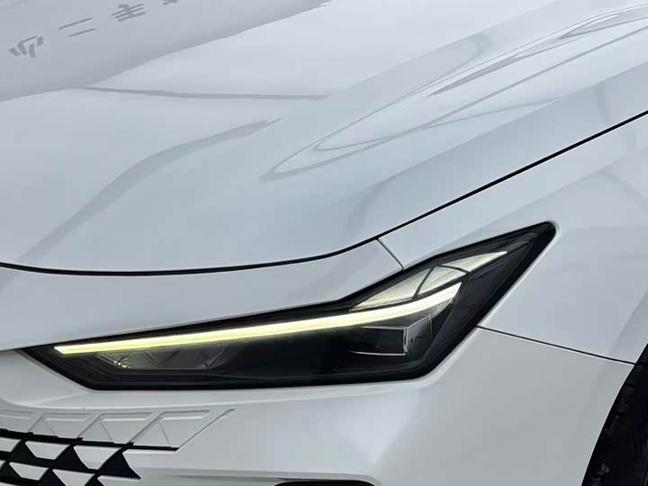Changan UNI-V 2023 2.0 T — фото 12