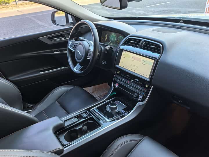Jaguar XEL 2019 2.0 T 200 PS — фото 8