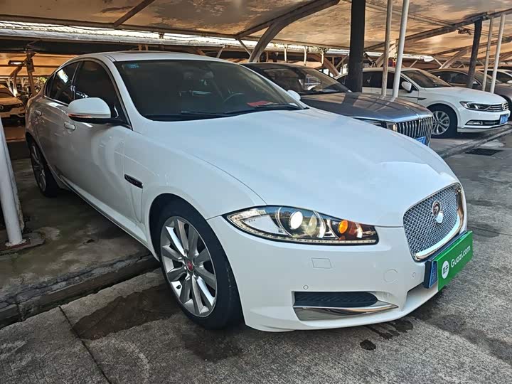 Jaguar XF 2015 XF 2.0 T — фото 4