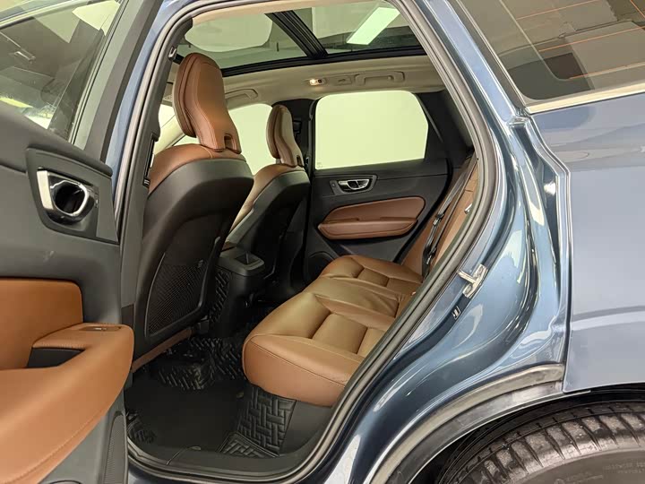 Volvo XC60 2019 T 5 4 WD VI — фото 12