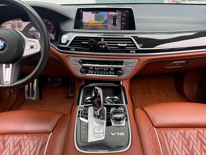 BMW 7-Series 2019 M 760 Li x Drive V 12 — фото 6