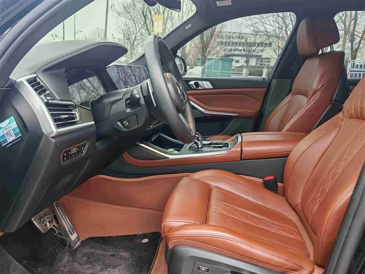 BMW X7 2021 x Drive 40i M — фото 24