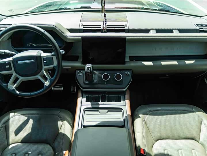 Land Rover Defender — фото 12
