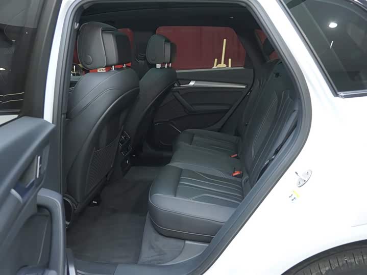 Audi Q5L 2024 40 TFSI — фото 19