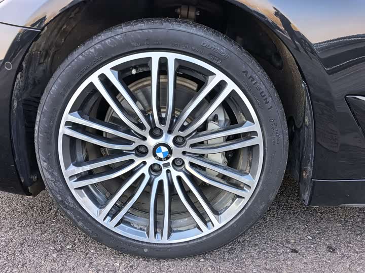 BMW 5-Series 2018 530 Li Leading M — фото 4