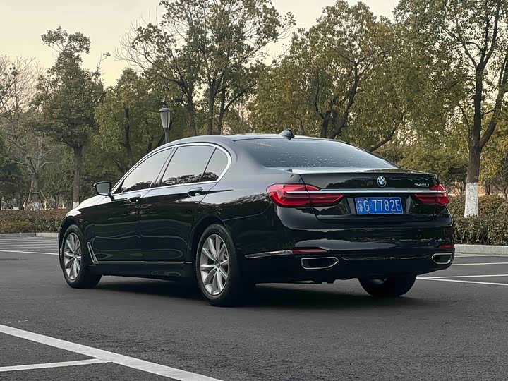 BMW 7 Series 730Li продвинутая — фото 6