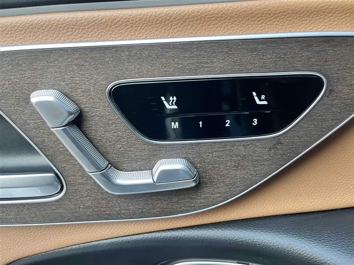 Mercedes-Benz E-Class 2024 E 300 L — фото 9