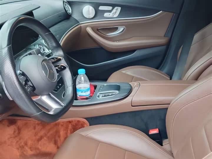 Mercedes-Benz E-Class 2021 E 300 L Luxury — фото 3