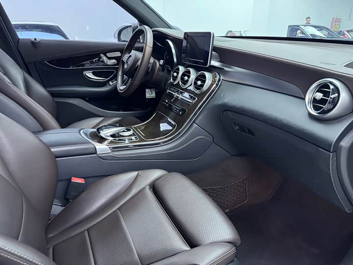 Mercedes-Benz GLC 2018 GLC 260 4 MATIC Luxury — фото 18