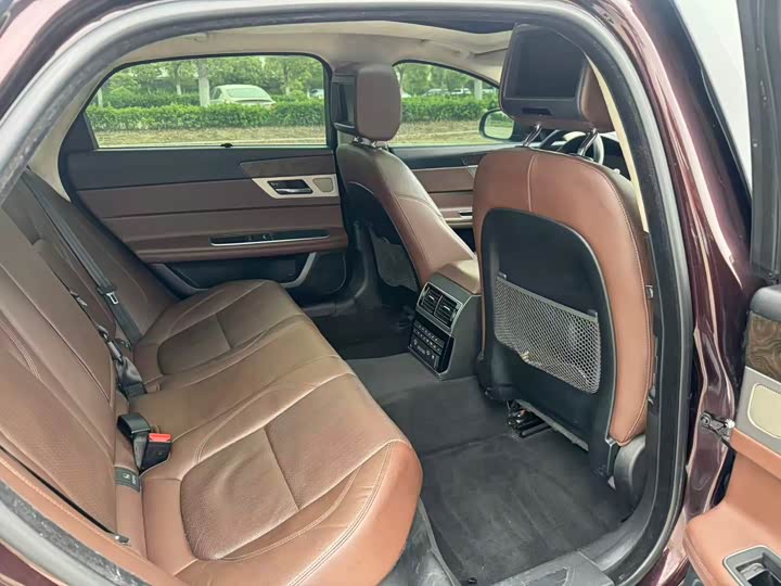 Jaguar XFL 2017 XFL 2.0 T 240 PS — фото 17