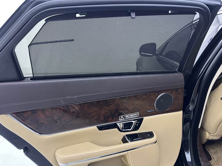 Jaguar XJ 2015 XJL 3.0 SC 2 WD — фото 8