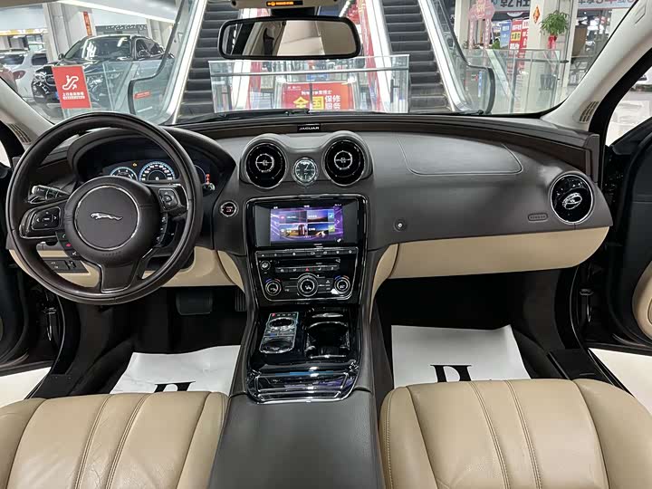Jaguar XJ 2016 XJL 2.0 T 2 WD — фото 13