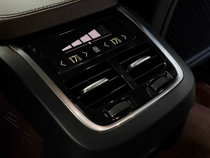 Volvo XC90 2020 T 6 7 — фото 13