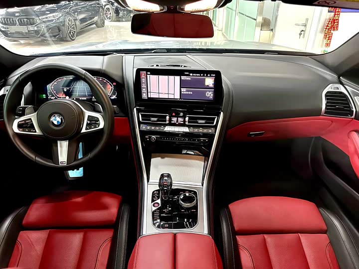 BMW 8-Series 2022 840i x Drive M — фото 15