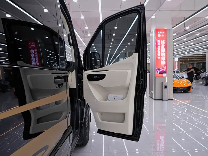 Mercedes-Benz Sprinter 2024 2.0 L AT — фото 12