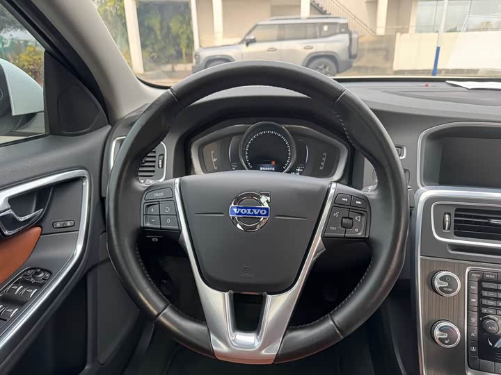 Volvo S60 2016 S 60 L T 5 — фото 16