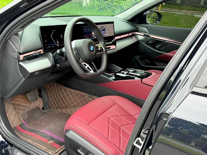 BMW 5-Series 2025 530 Li Leading M — фото 5