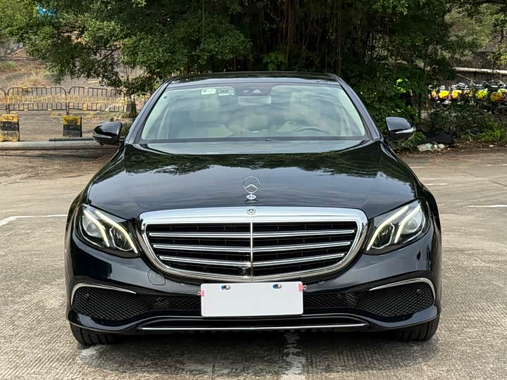 Mercedes-Benz E-Class 2018 E 300 L Luxury — фото 2