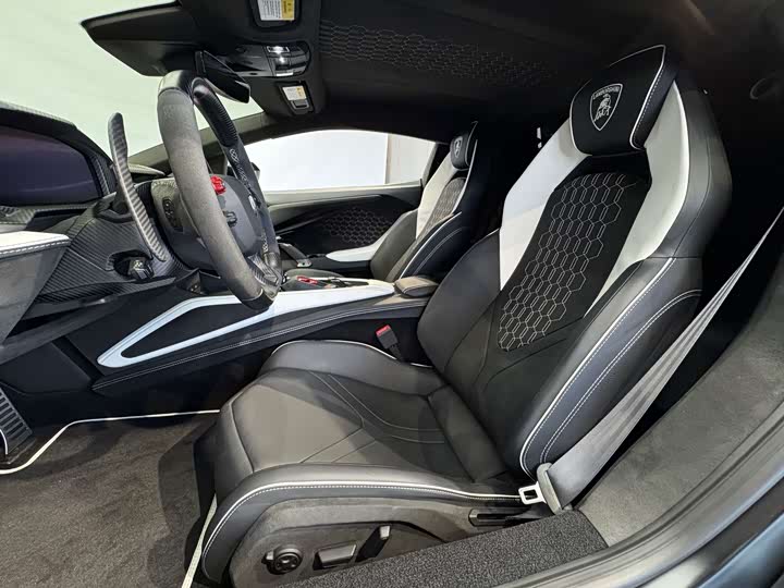 Lamborghini Revuelto 2023 6.5 L PHEV — фото 9