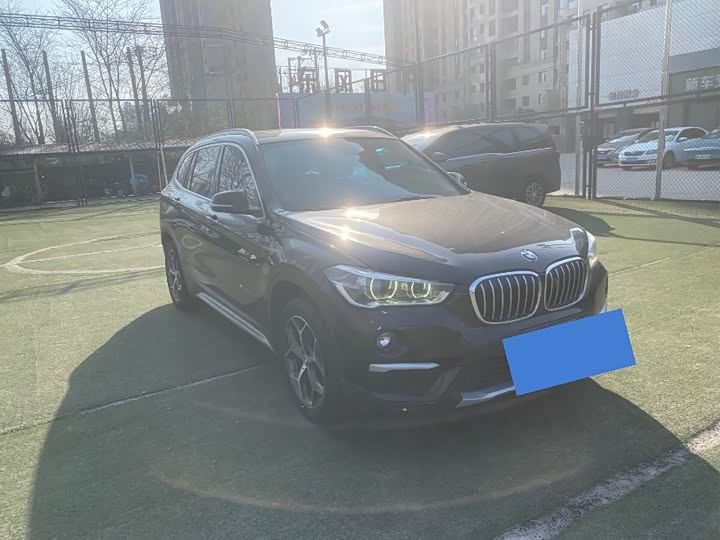 BMW X1 2018 s Drive 18 Li — фото 3
