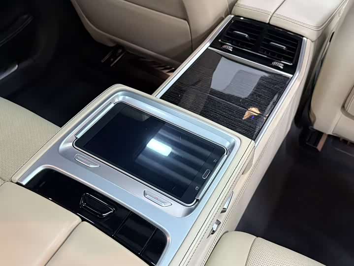 BMW 7-Series 2017 M 760 Li x Drive — фото 18