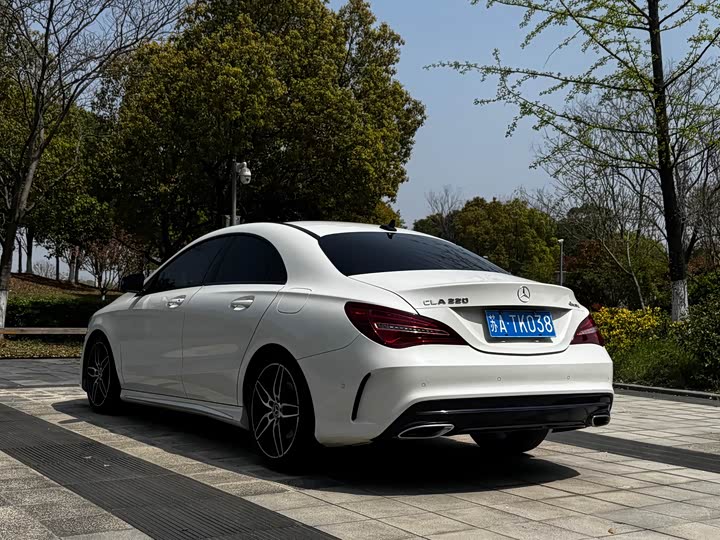 Mercedes-Benz CLA 2017 CLA 220 4 MATIC — фото 4