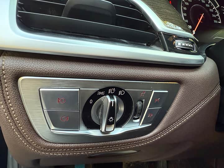 BMW 7-Series 2016 730 Li Leading — фото 14