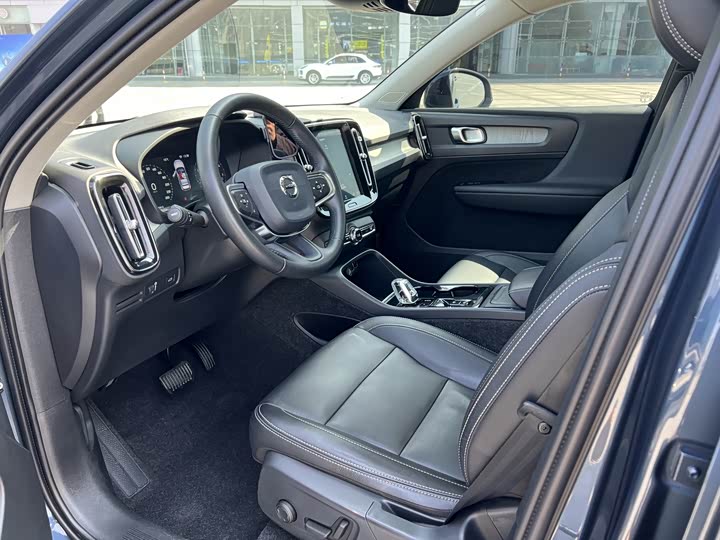 Volvo XC40 2020 T 4 WD — фото 12