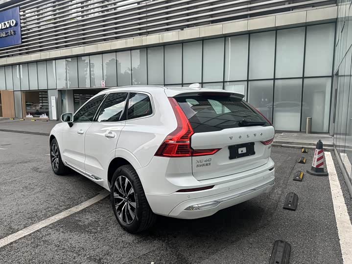 Volvo XC60 2024 B 5 4 WD — фото 6