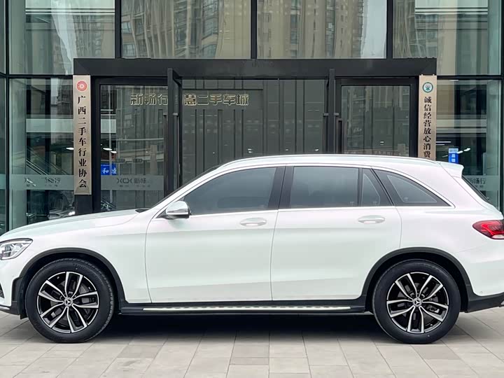 Mercedes-Benz GLC 2022 GLC 260 L 4 MATIC Luxury — фото 3