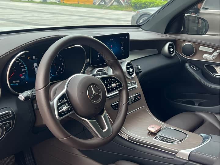Mercedes-Benz GLC 2022 GLC 260 L 4 MATIC Luxury — фото 11