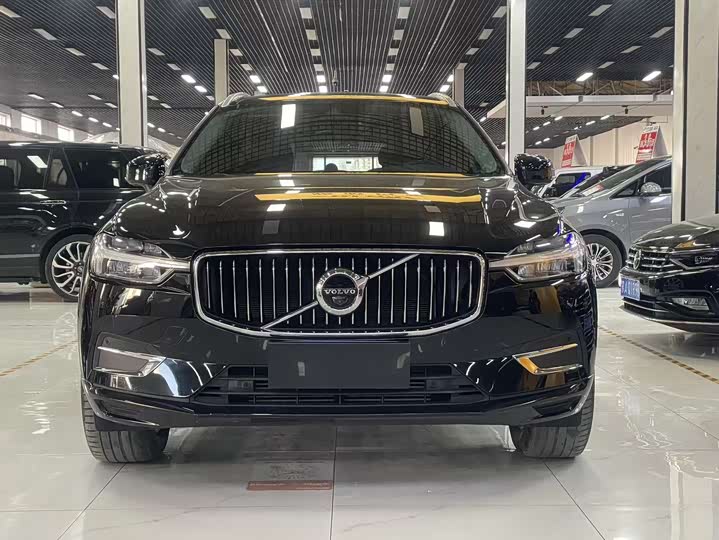 Volvo XC60 2020 T 5 4 WD — фото 2