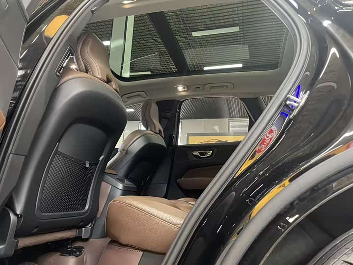 Volvo XC60 2020 T 5 4 WD — фото 12