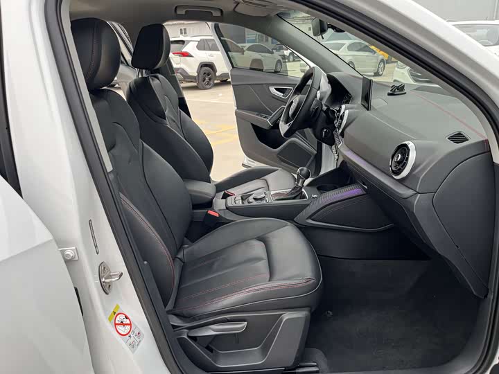 Audi Q2L 2023 35 TFSI — фото 12