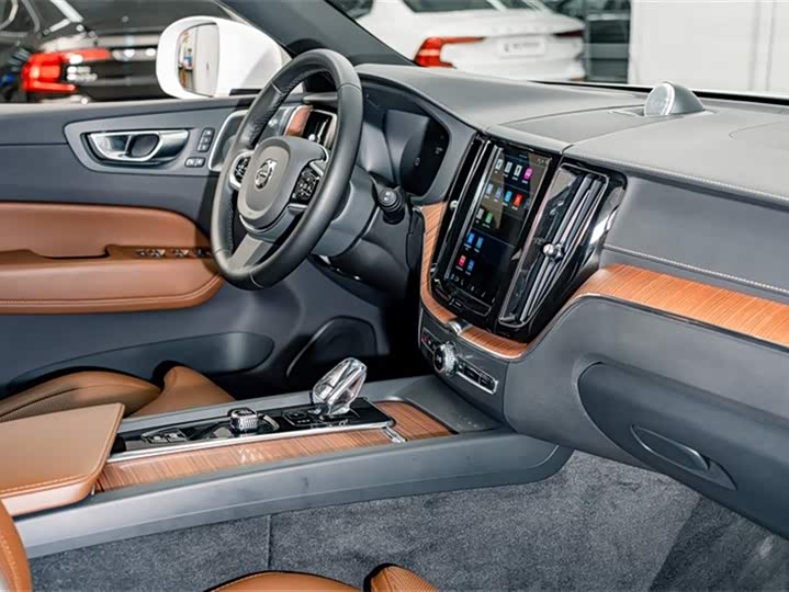 Volvo XC60 Hybrid 2025 Hybrid 4 WD — фото 21