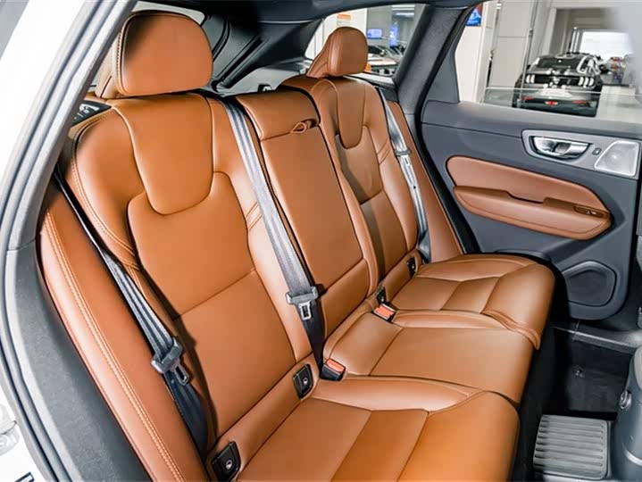 Volvo XC60 Hybrid 2025 Hybrid 4 WD — фото 25