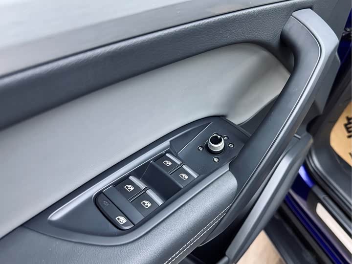Audi Q5L 2020 40 TFSI — фото 11