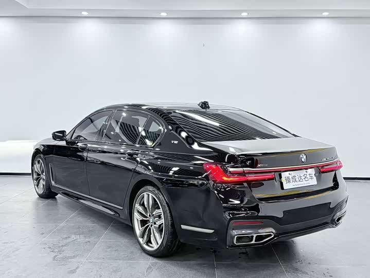 BMW 7-Series 2017 M 760 Li x Drive — фото 4
