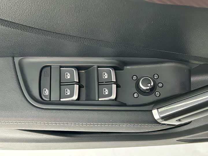 Audi Q2L 2024 35 TFSI — фото 12