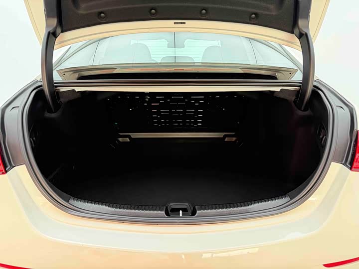 Mercedes-Benz C-Class 2022 C 200 L — фото 22