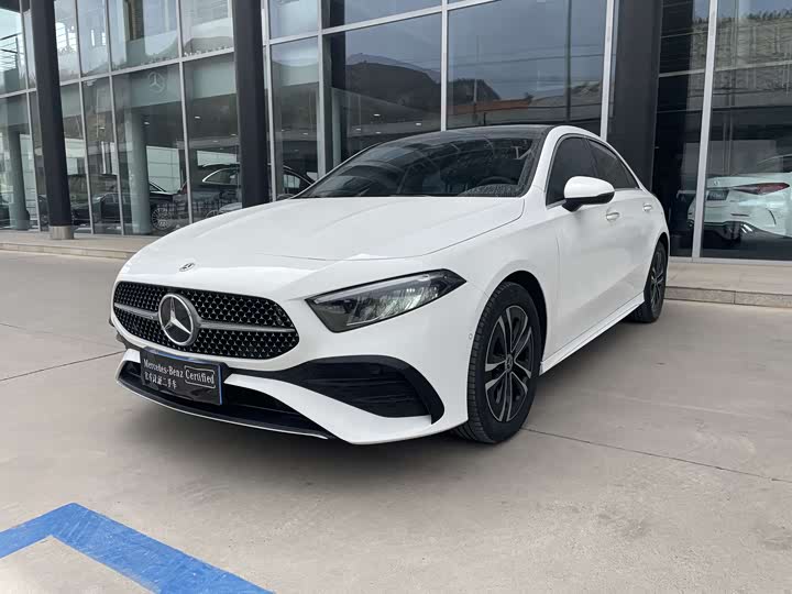 Mercedes-Benz A-Class 2024 A 200 L — фото 1