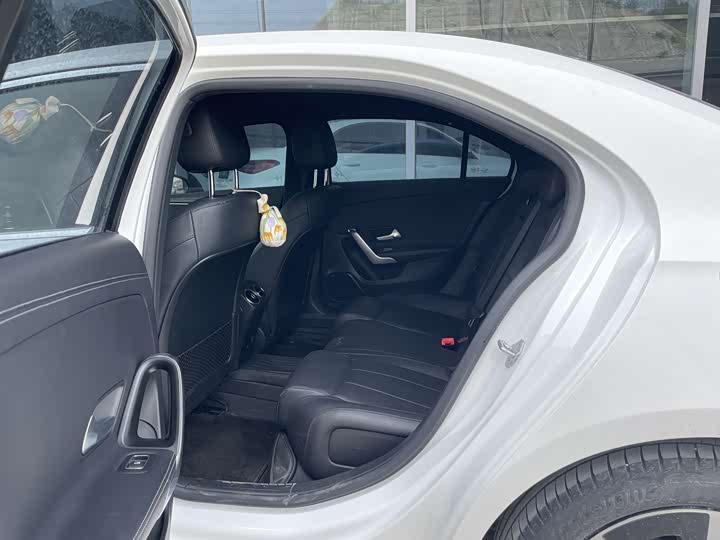Mercedes-Benz A-Class 2024 A 200 L — фото 7