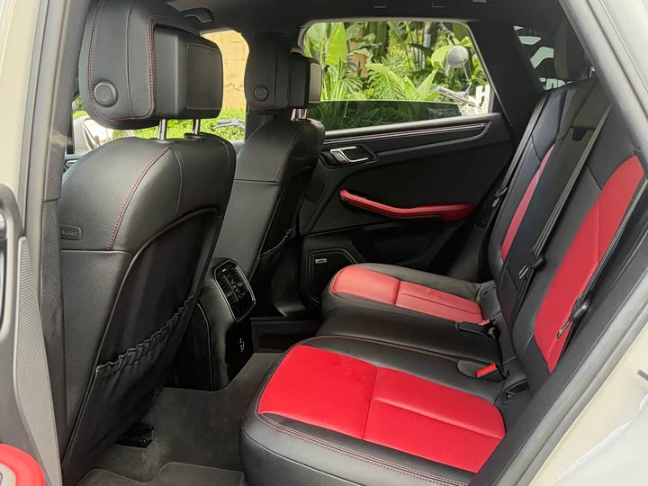 Porsche Macan 2022 Macan 2.0 T — фото 11