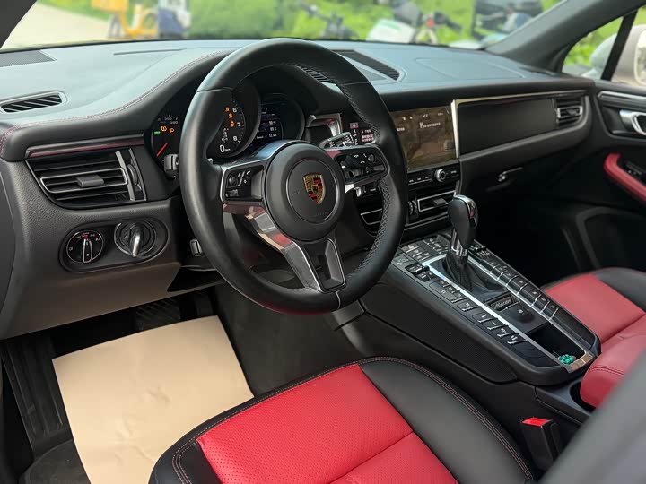 Porsche Macan 2022 Macan 2.0 T — фото 8