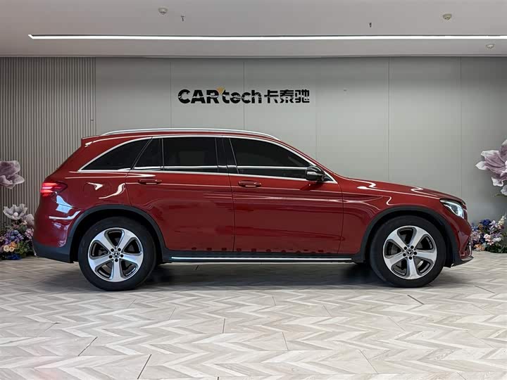 Mercedes-Benz GLC 2018 GLC 260 4 MATIC Luxury — фото 4